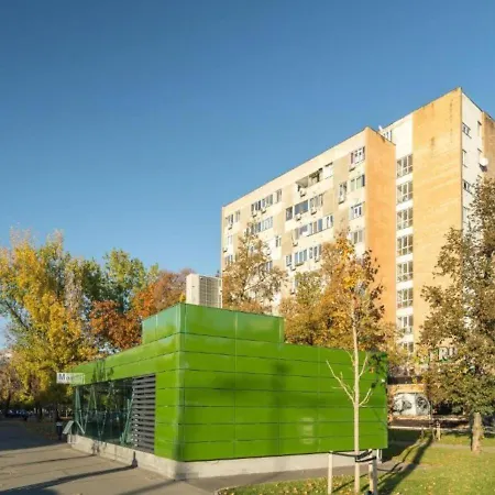 View Near Metro - Apartment Bukarest